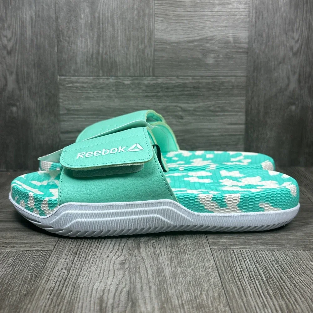 Reebok these delta